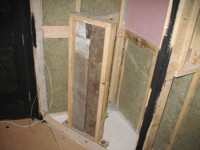 Left monitor stand.jpg