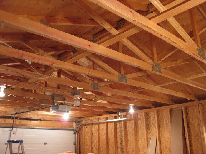 2x4 ceiling joists.JPG