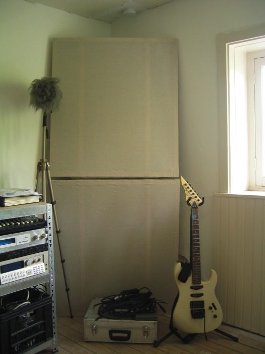 corner absorber.JPG