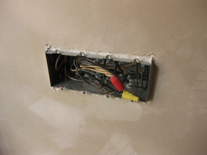 Drywall_caulking2.jpg