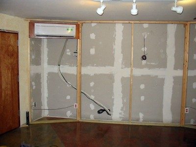 Rear-Wall-and-Mini-Splits-001.jpg