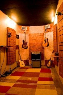 new tracking room further back.jpg