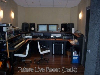 live_room_back.jpg