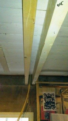 20101105_001 Added extra truss directly underneath the frame.jpg