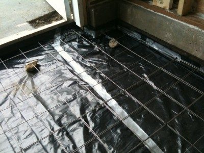 closeup grid and plastic.JPG
