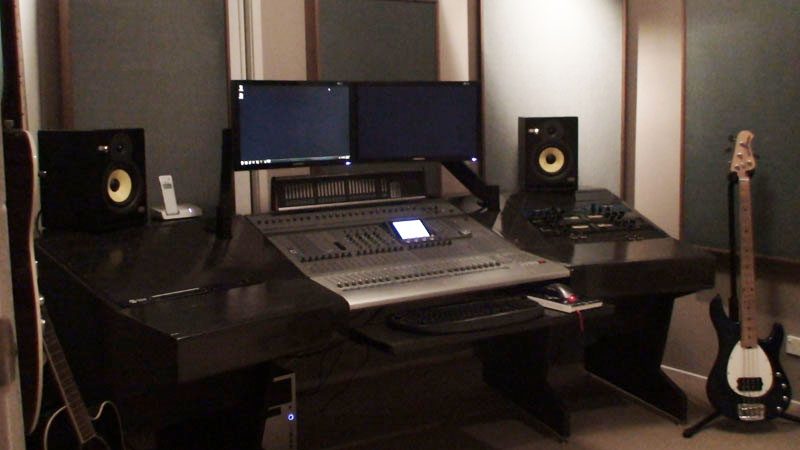 Desk.jpg